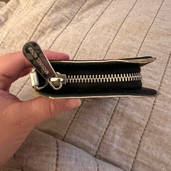 Michael Kors Wallet - Picture 3 of 8